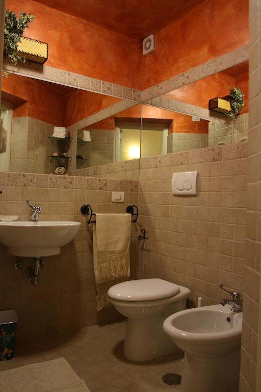 Bed And Breakfast Angolo Fiorito Чивитавеккья Номер фото