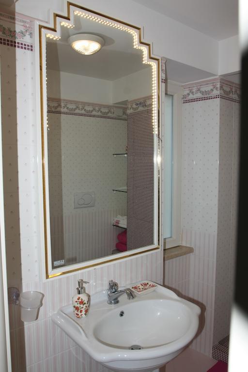 Bed And Breakfast Angolo Fiorito Чивитавеккья Номер фото